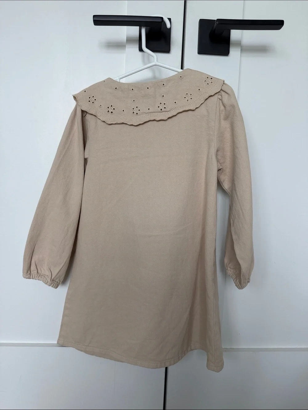 Zara Girls’ Beige Eyelet Collar Button-Front Dress       Size: 5